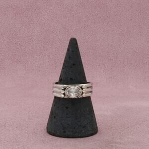 sterling silver oval-cut cz band ring size 8